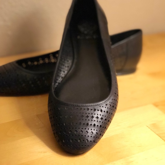 Vince Camuto Shoes - Vince Camuto Leather Flats